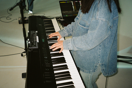 Playing a stage piano